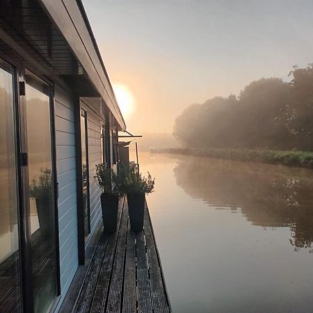 Bb De Woonboot Apartment Anna Paulowna Exterior photo