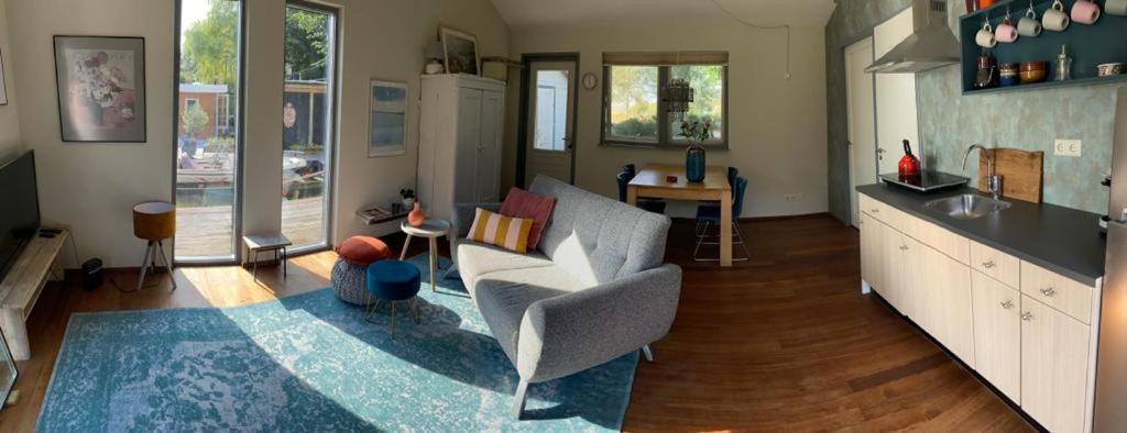 Bb De Woonboot Apartment Anna Paulowna Exterior photo