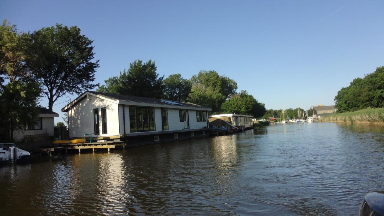 Bb De Woonboot Apartment Anna Paulowna Exterior photo